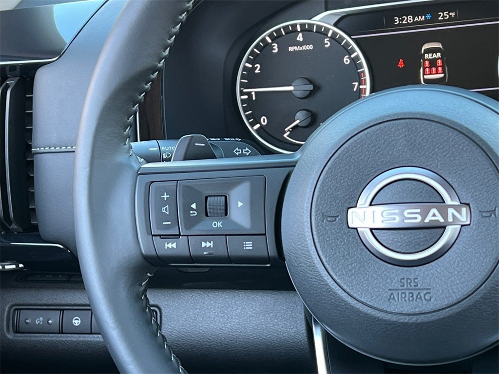 2025 Nissan Pathfinder SV / Premium Package