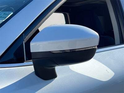 2025 Nissan Pathfinder SV / Premium Package