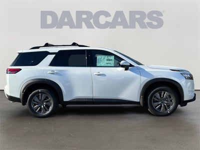 2025 Nissan Pathfinder SV / Premium Package