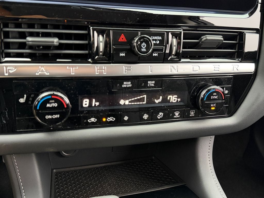 2026 Nissan Pathfinder SV