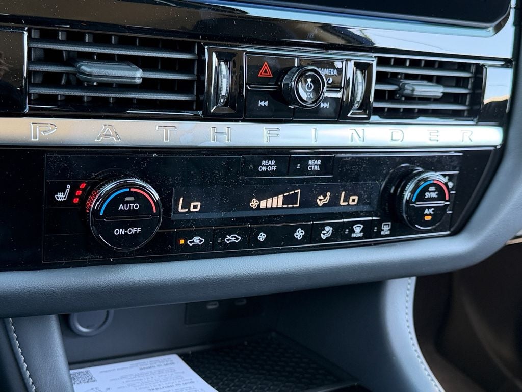 2026 Nissan Pathfinder SV