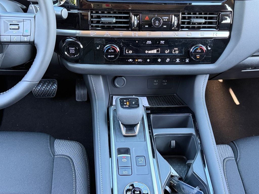 2026 Nissan Pathfinder SV