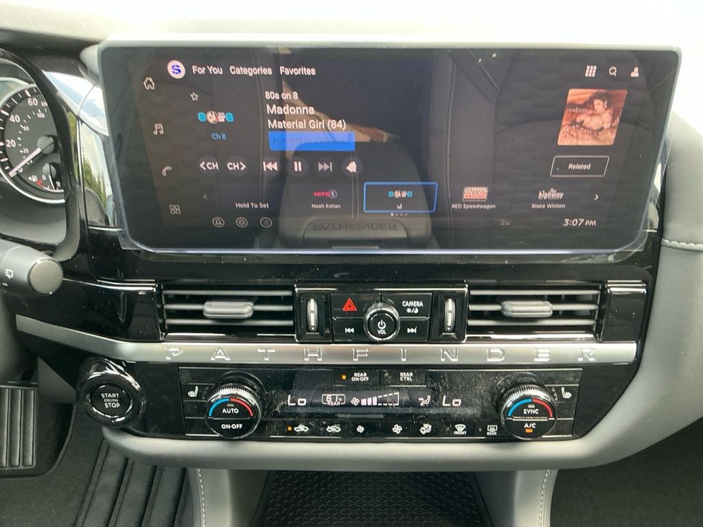 2026 Nissan Pathfinder SV
