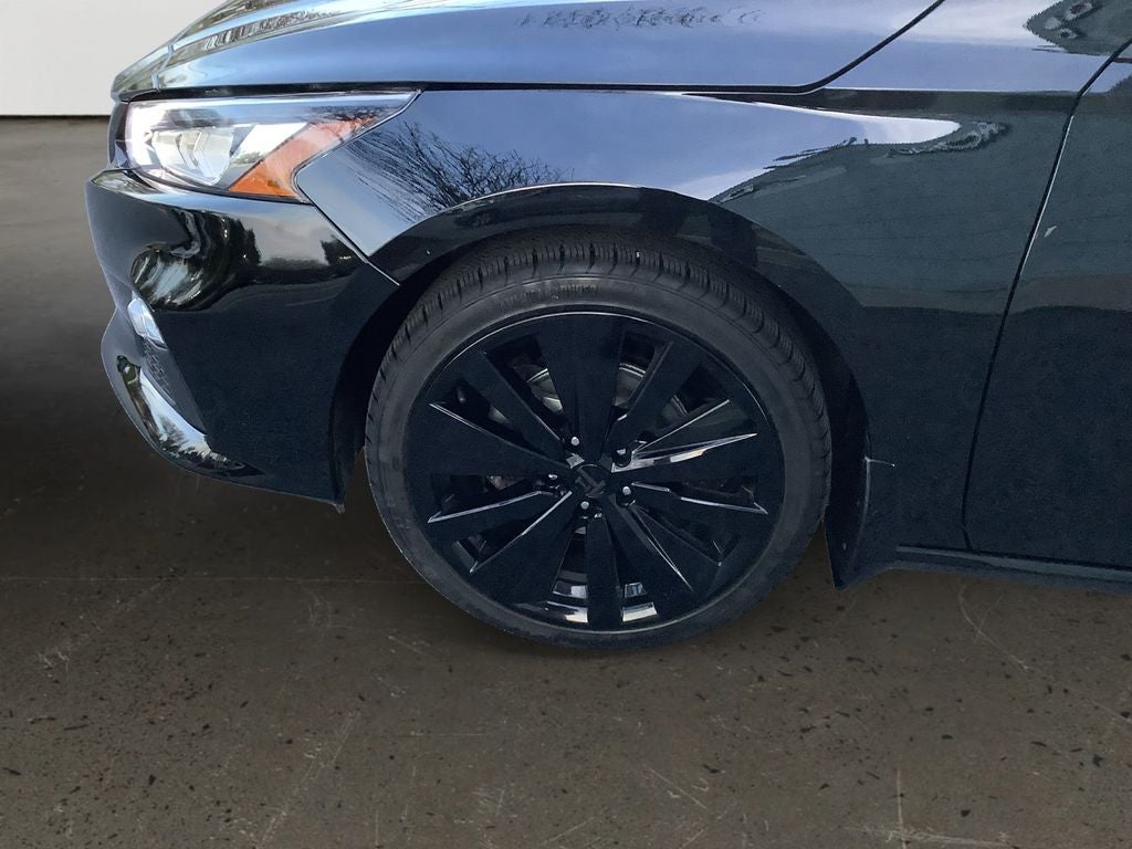 2022 Nissan Altima 2.5 SR Low Miles