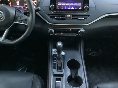 2022 Nissan Altima 2.5 SR Low Miles