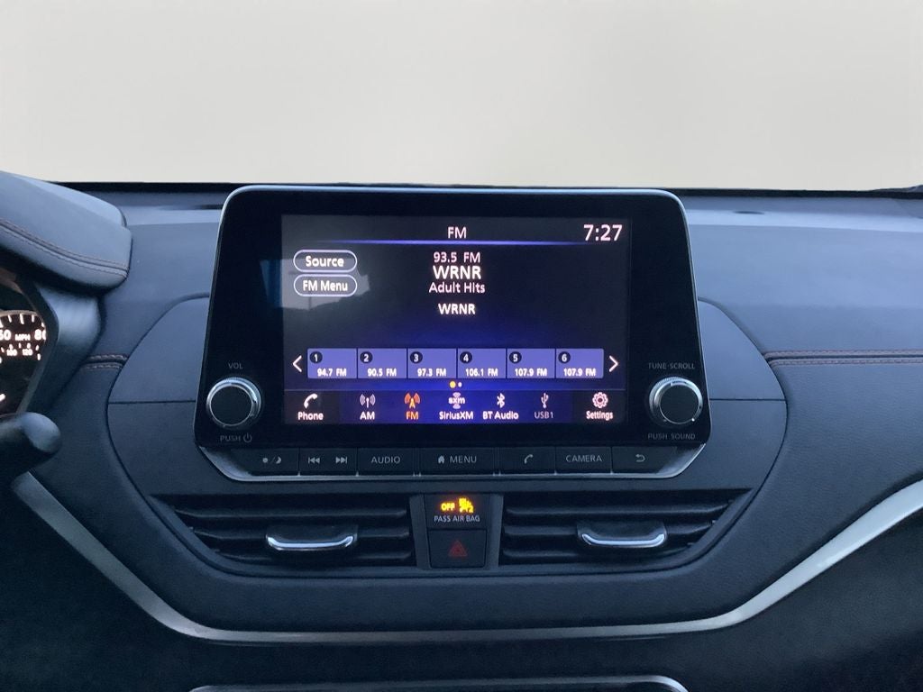 2022 Nissan Altima 2.5 SR Low Miles