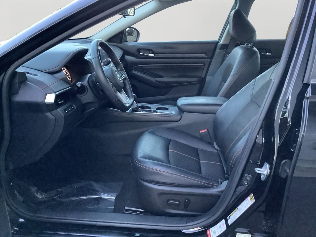 2022 Nissan Altima 2.5 SR Low Miles
