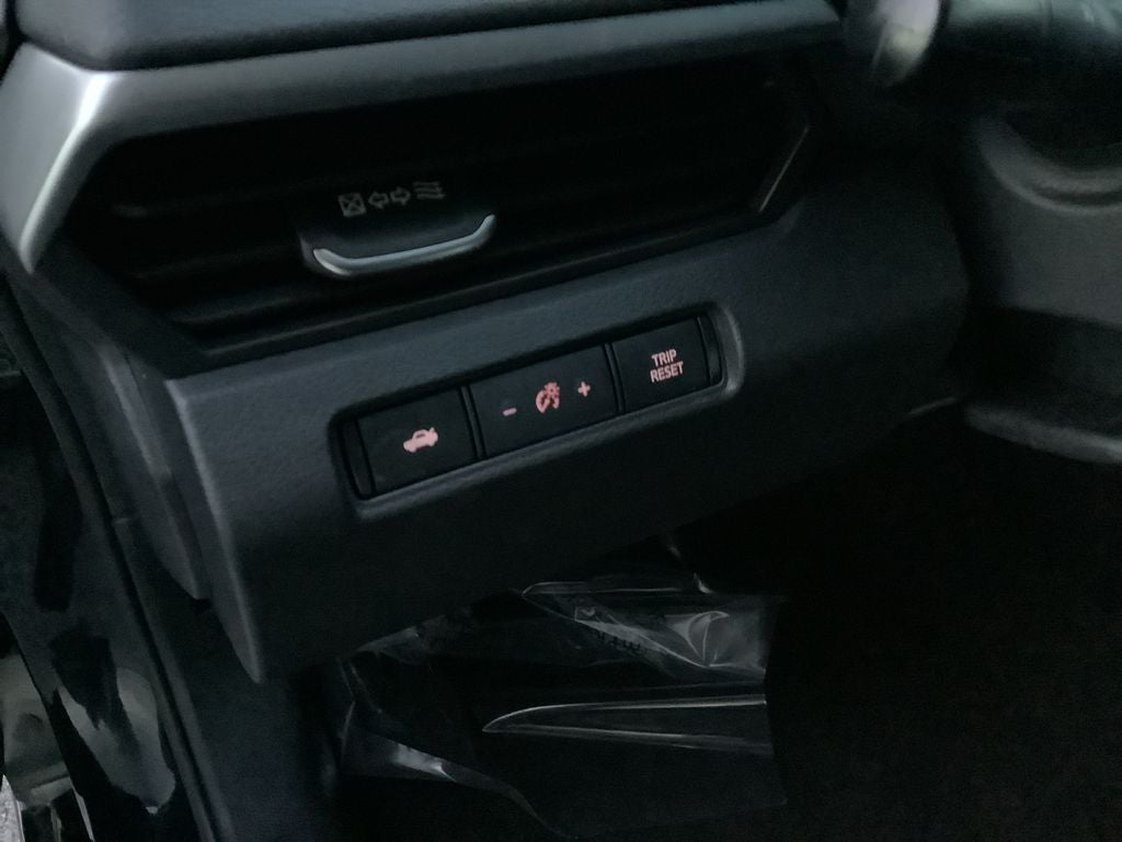 2022 Nissan Altima 2.5 SR Low Miles