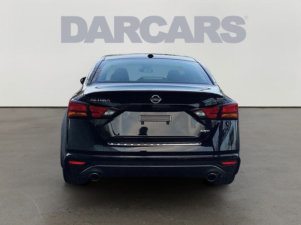 2022 Nissan Altima 2.5 SR Low Miles