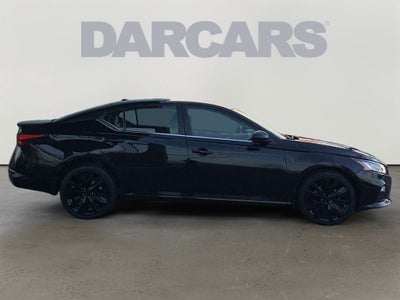 2022 Nissan Altima 2.5 SR Low Miles