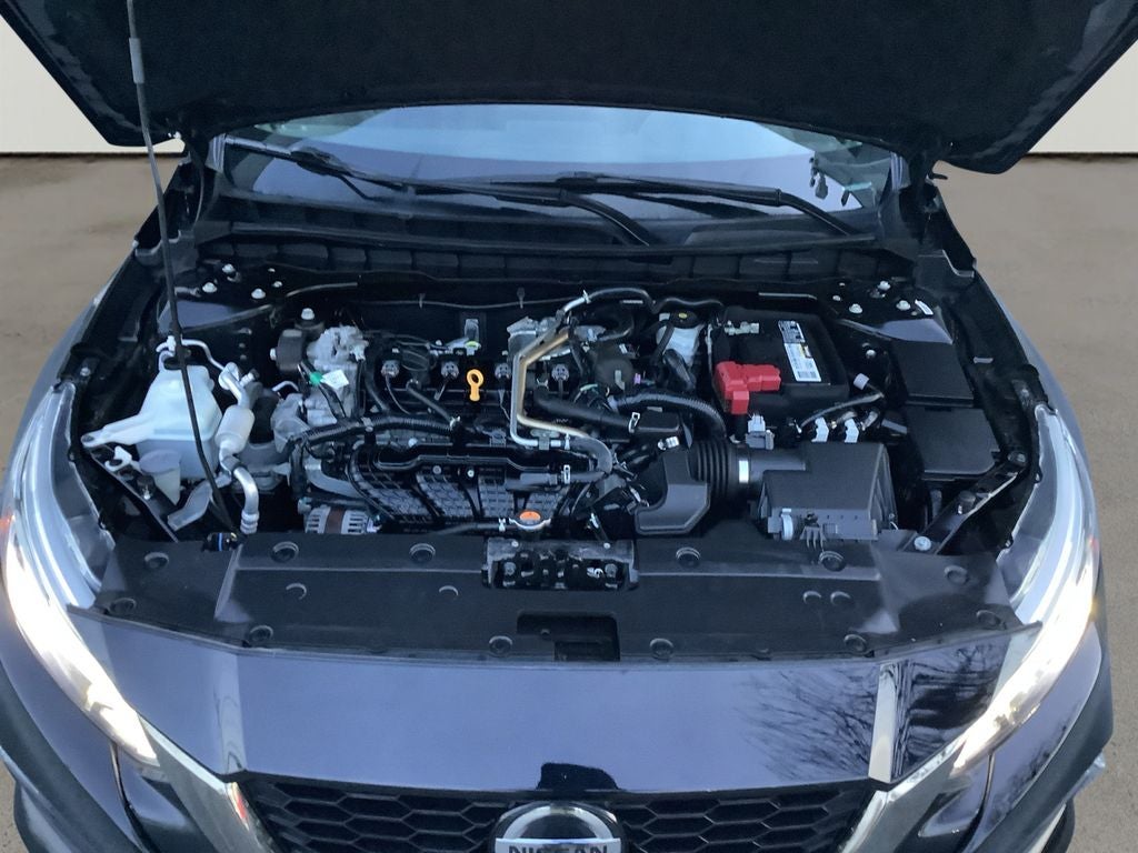 2022 Nissan Altima 2.5 SR Low Miles