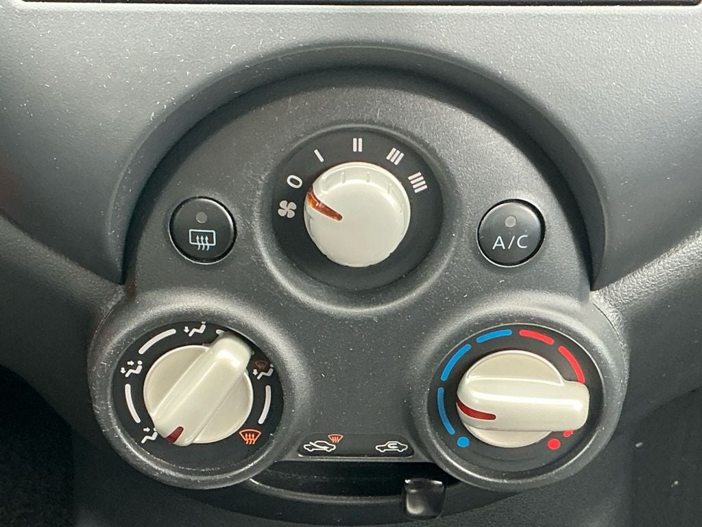 2014 Nissan Versa 1.6 SV