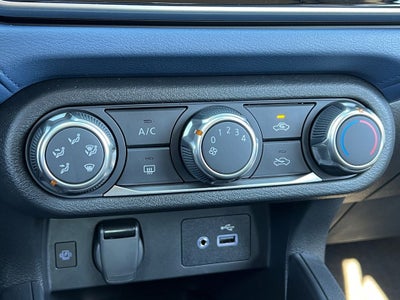 2025 Nissan Versa 1.6 SV Executive Release