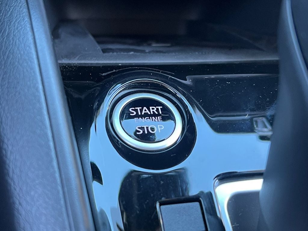 2025 Nissan Versa 1.6 SV Executive Release