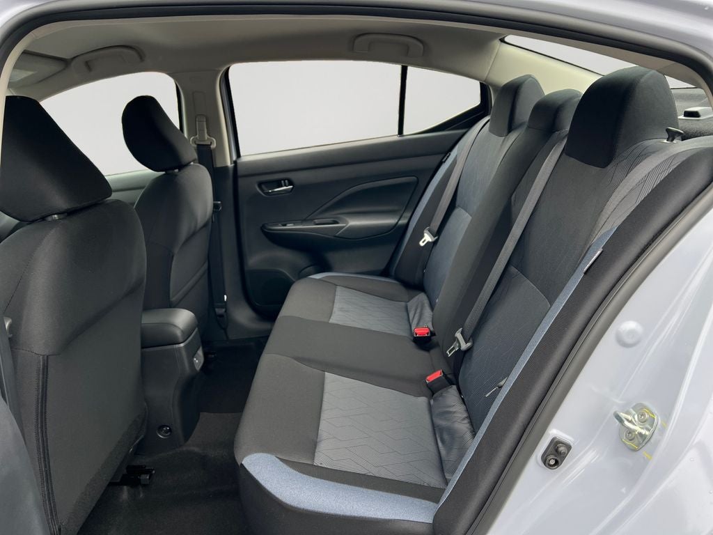 2025 Nissan Versa 1.6 SV EXTRA LOW MILEAGE