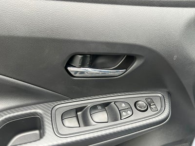 2025 Nissan Versa 1.6 SV EXTRA LOW MILEAGE