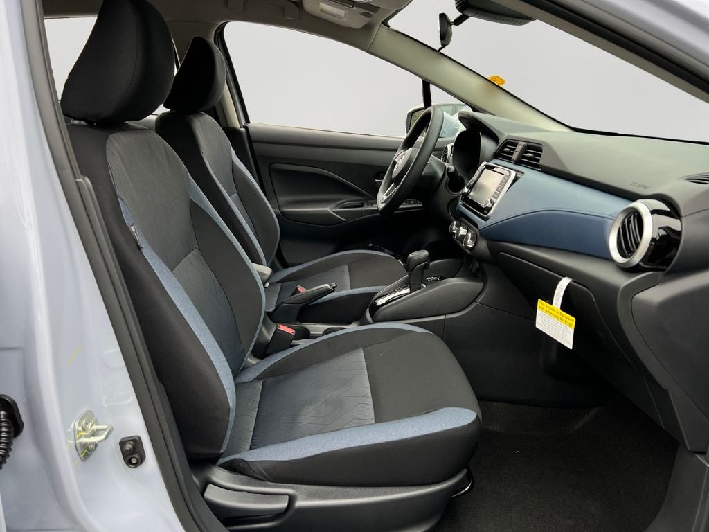2025 Nissan Versa 1.6 SV EXTRA LOW MILEAGE