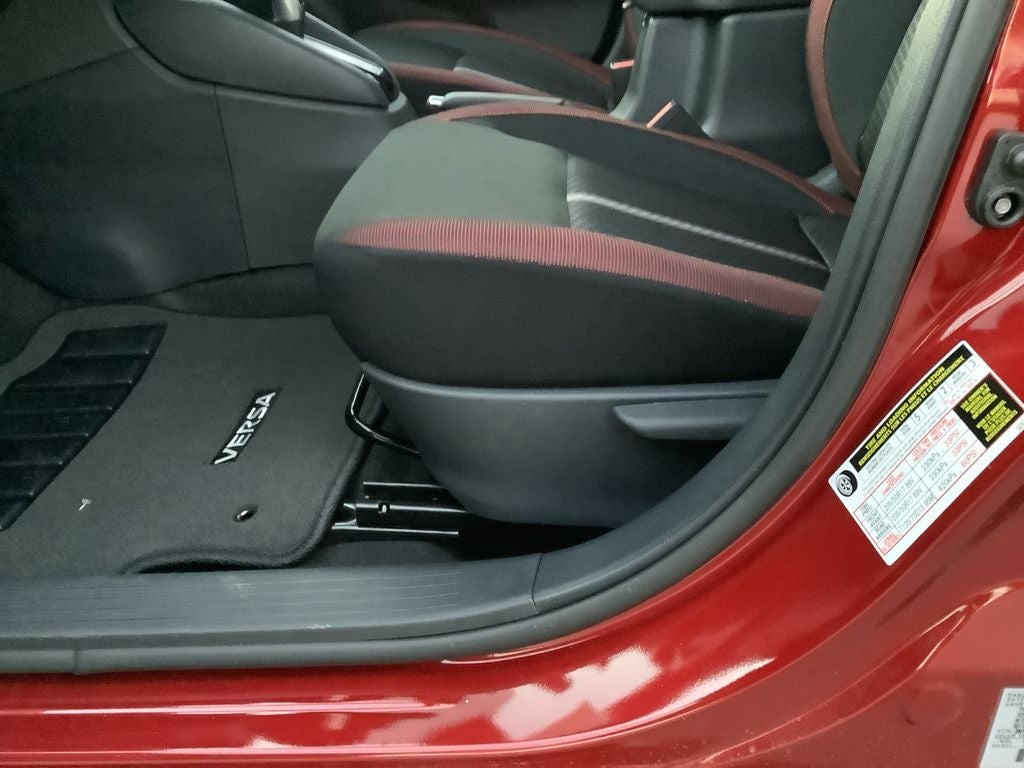 2025 Nissan Versa 1.6 SR