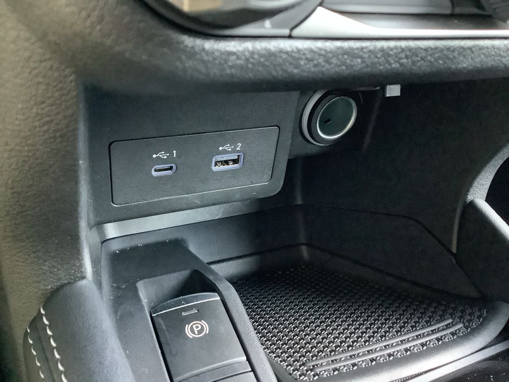 2023 Nissan Kicks SV Low Mileage