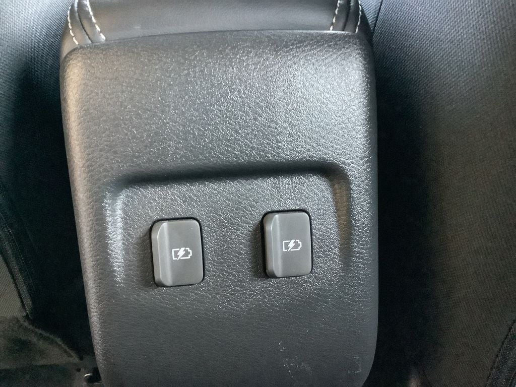 2023 Nissan Kicks SV Low Mileage