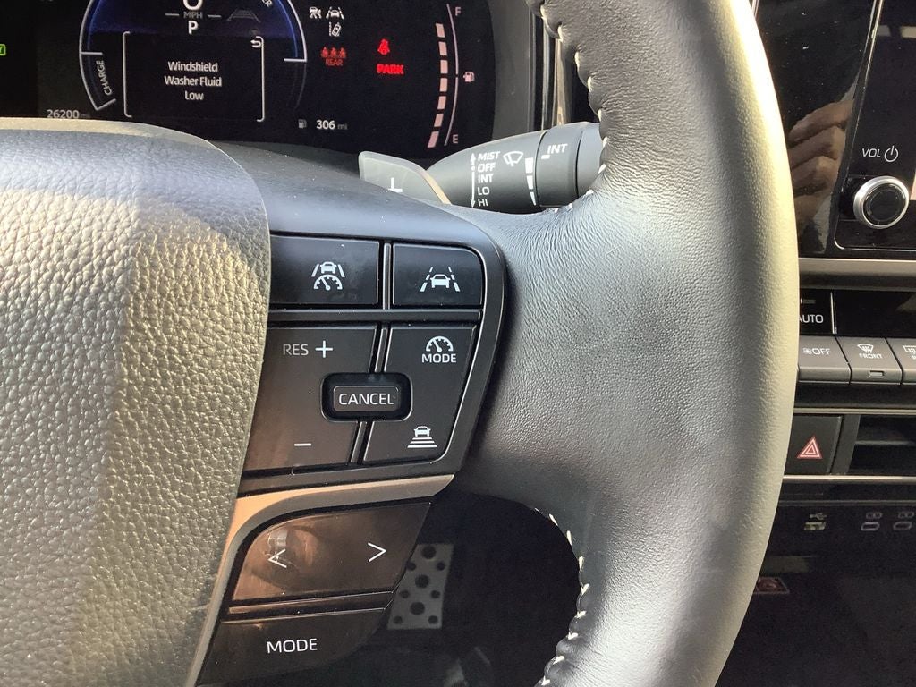 2025 Toyota Camry SE Hybrid