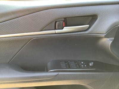 2025 Toyota Camry SE Hybrid