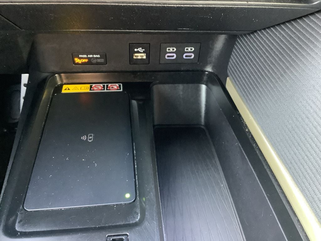 2025 Toyota Camry SE Hybrid