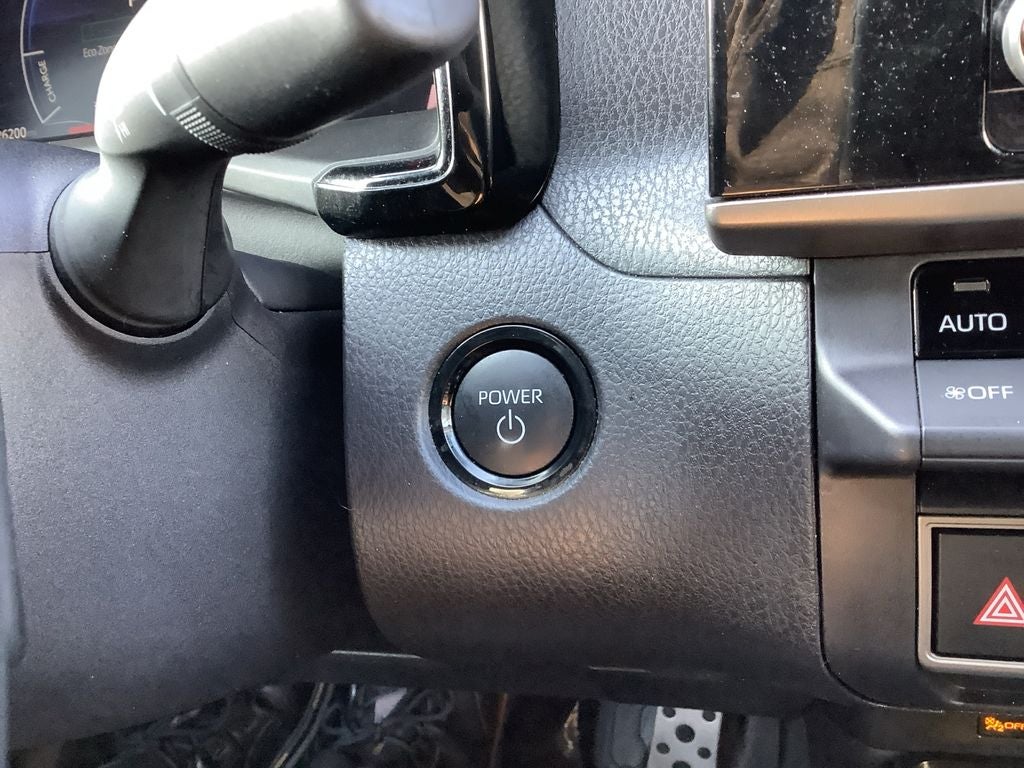 2025 Toyota Camry SE Hybrid