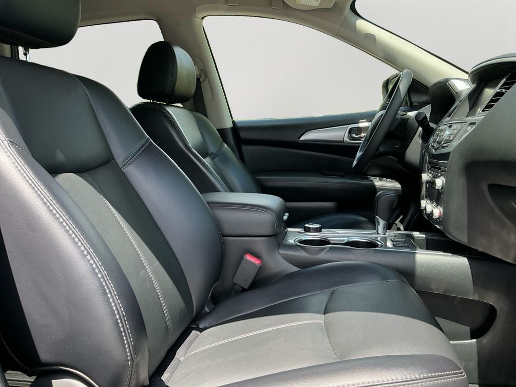2018 Nissan Pathfinder SL NICE LOW MILES