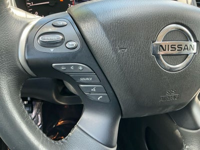 2018 Nissan Pathfinder SL NICE LOW MILES