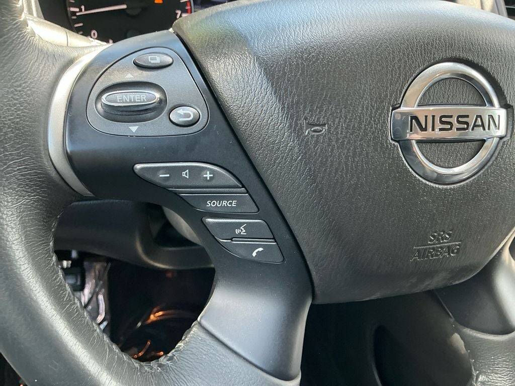 2018 Nissan Pathfinder SL NICE LOW MILES