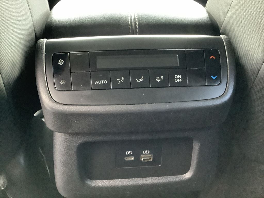 2022 Nissan Pathfinder SV Low Mileage