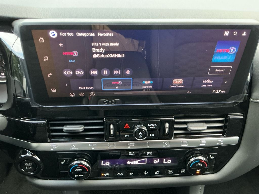 2026 Nissan Pathfinder SV