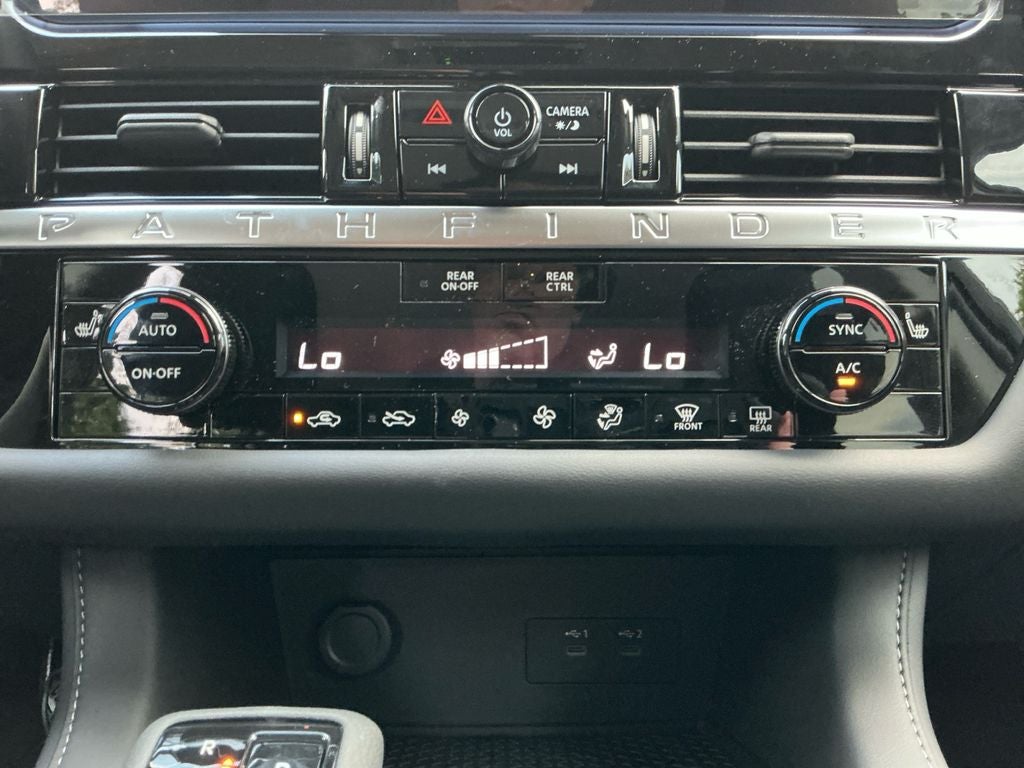 2026 Nissan Pathfinder SV