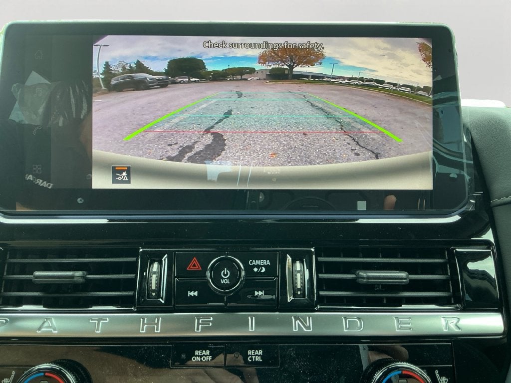 2026 Nissan Pathfinder SV