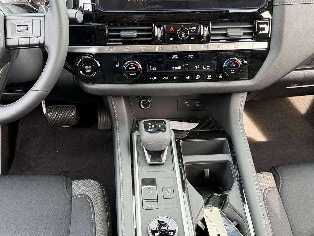 2026 Nissan Pathfinder SV