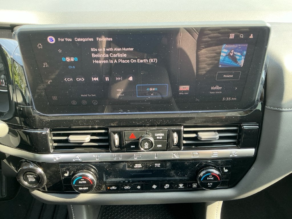 2026 Nissan Pathfinder SV