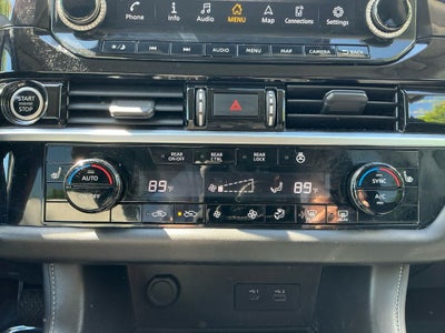 2022 Nissan Pathfinder SL