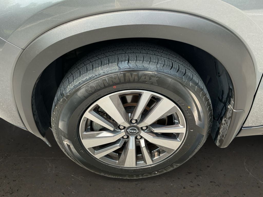2022 Nissan Pathfinder SL