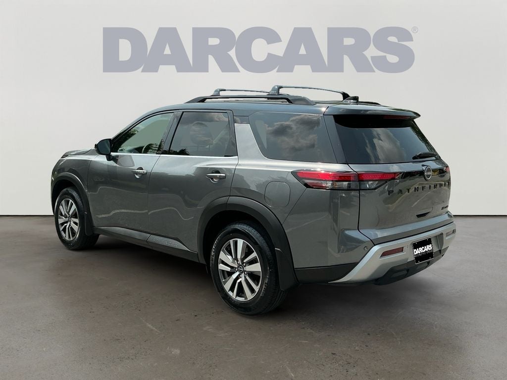 2022 Nissan Pathfinder SL