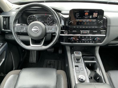 2022 Nissan Pathfinder SL