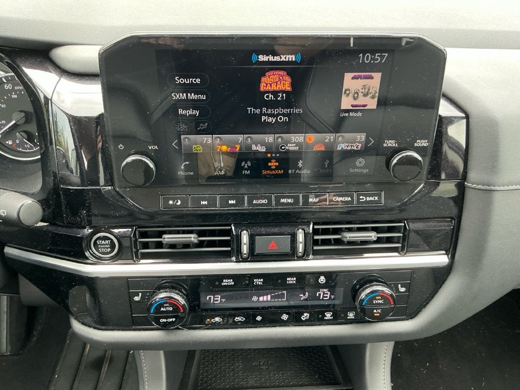 2022 Nissan Pathfinder SL