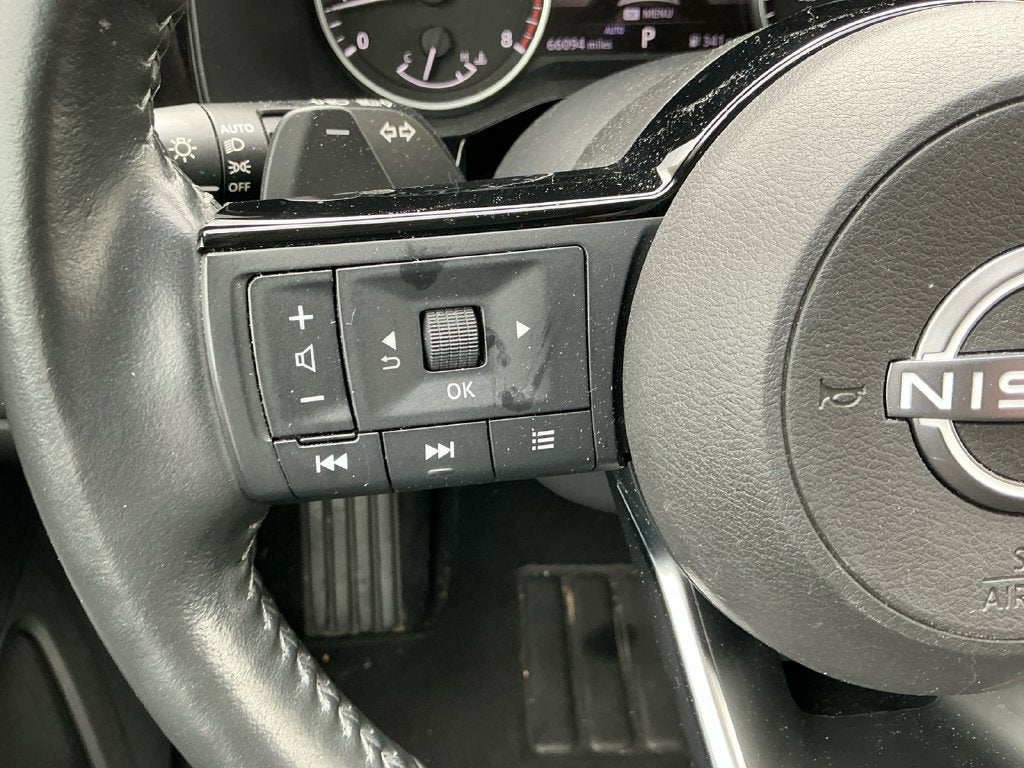 2022 Nissan Pathfinder SL