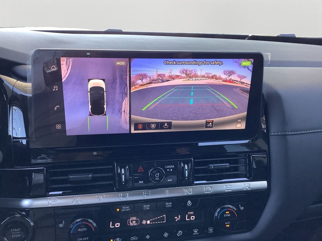 2026 Nissan Pathfinder SL