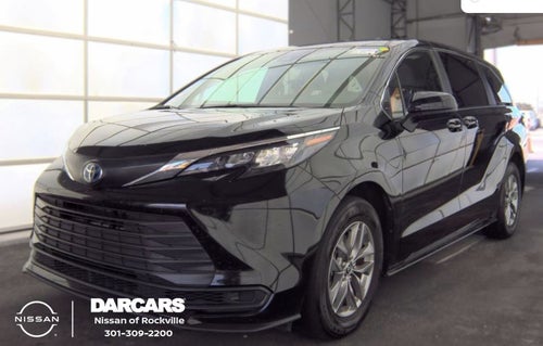 2025 Toyota Sienna LE 8 Passenger
