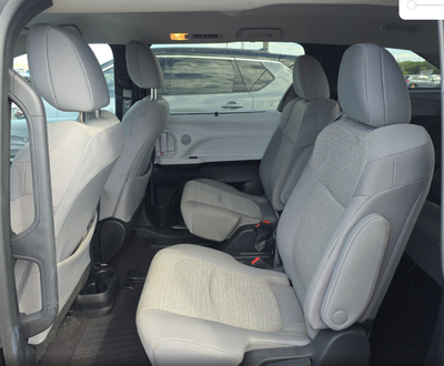 2025 Toyota Sienna LE 8 Passenger