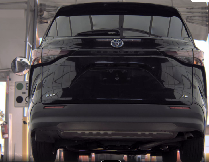 2025 Toyota Sienna LE 8 Passenger