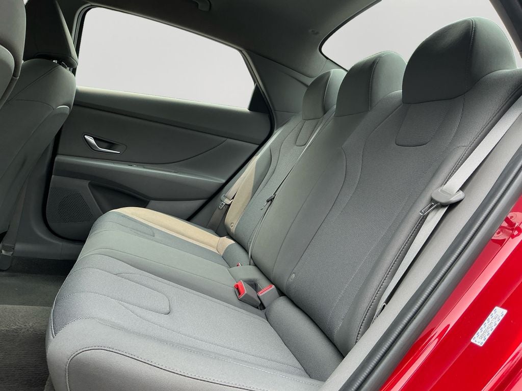 2023 Hyundai Elantra SE