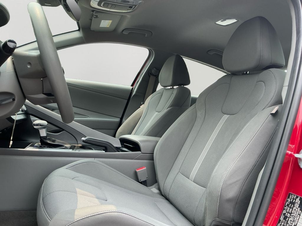 2023 Hyundai Elantra SE