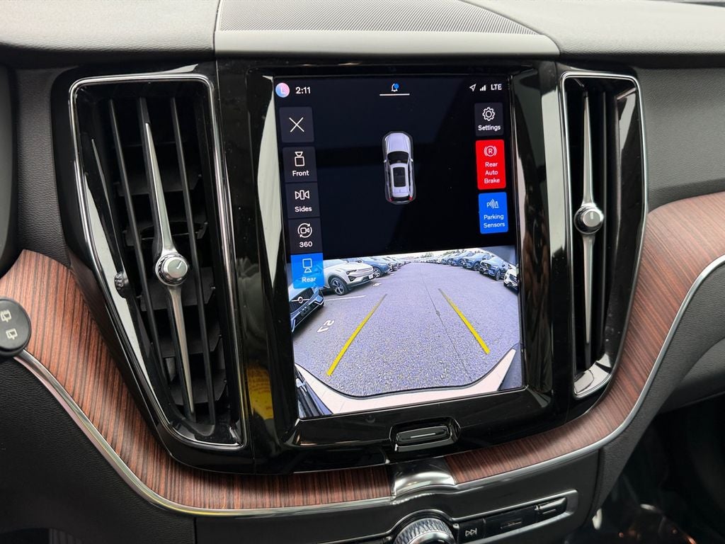 2023 Volvo XC60 B5 Plus Bright Theme